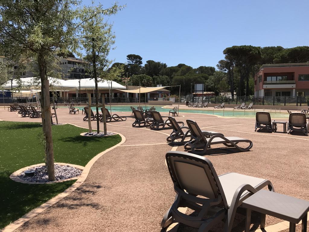 ホテルChaletrent - Stacaravans Saint-Aygulf Fréjus エクステリア 写真